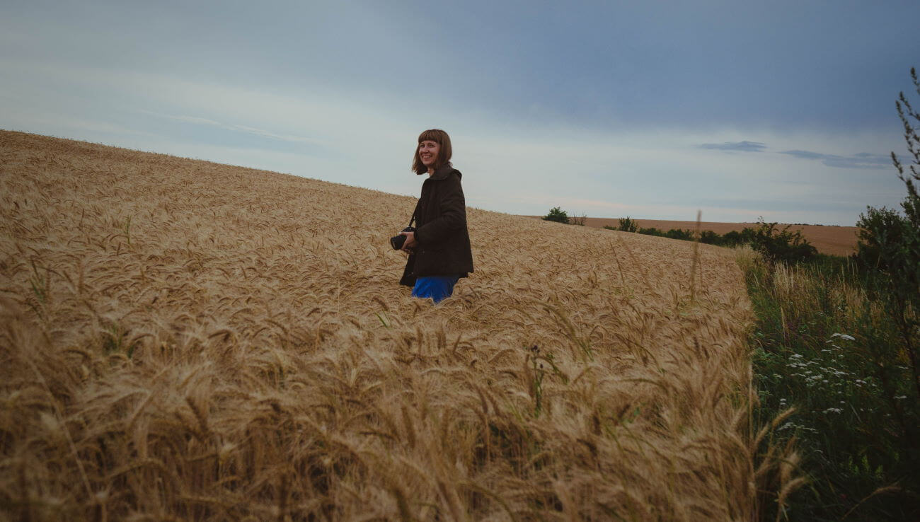 Foto von Oksana in den Feldern von Pidwolotschysk